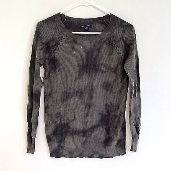 AMERICAN EAGLE Gray Tie Dye Lace Up Shoulder Lightweight Boho Crew Neck Sweater - Picture 2 of 12